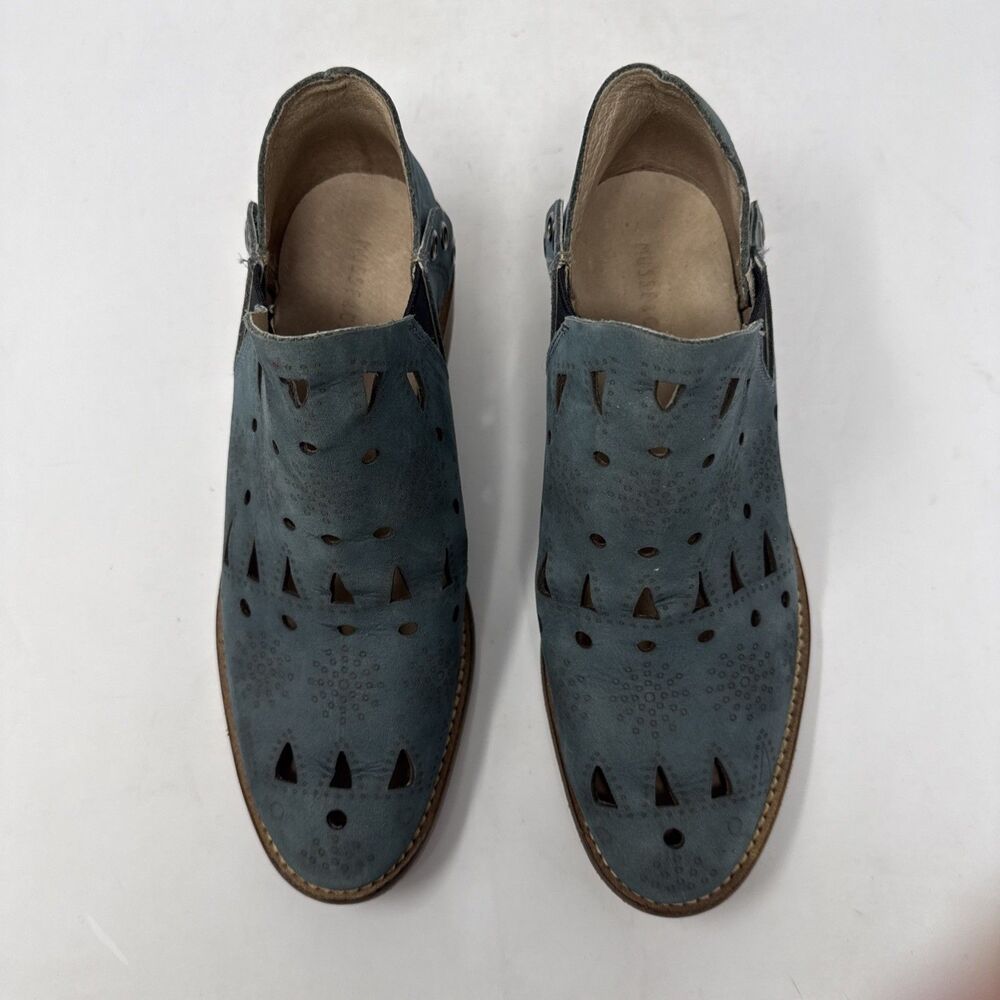 MUSSE & CLOUD Anthro Laser Cut Bootie Womens Size 7 Indigo Blue Suede Leather